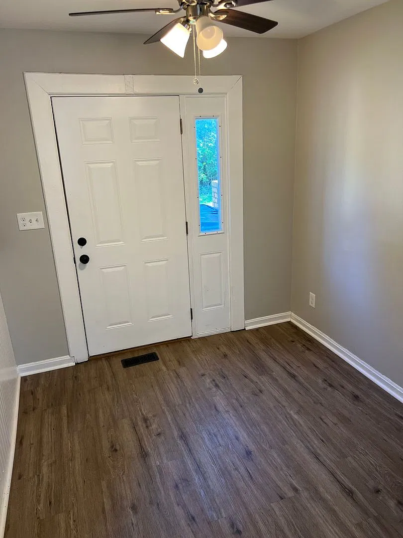 2 bedrooms 1.5 bathroom condominium for rent in Dayton — Photo 1