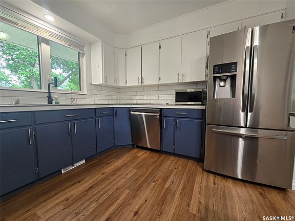 3rd image of 98 13TH Street