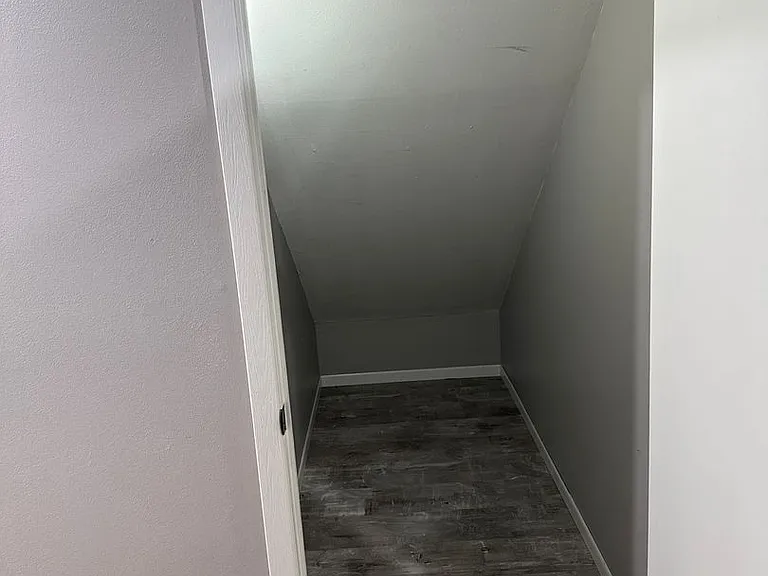 1051 Minns Dr — Photo 15