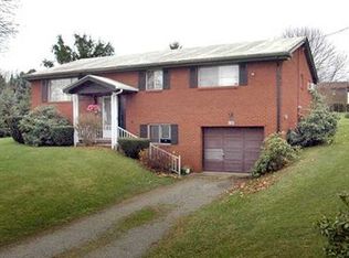 590 Meadow Rd, North Huntingdon, PA 15642