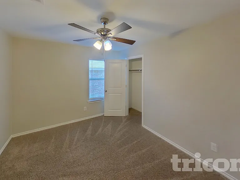 1002 Meadow Wood Ln — Photo 11