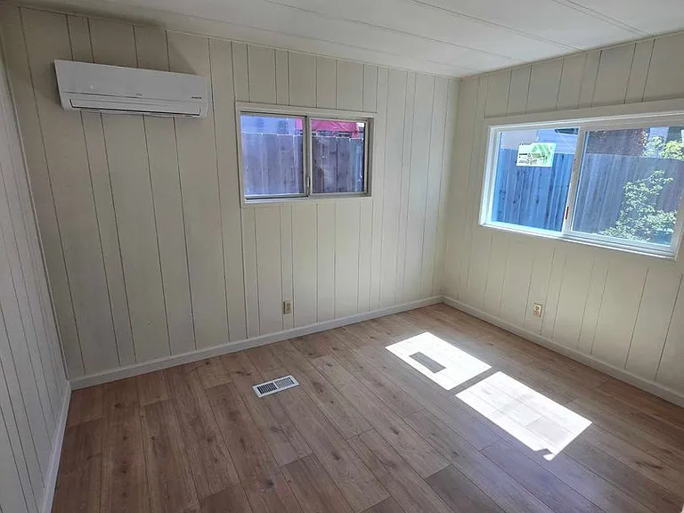 639 Whiting St — Photo 19