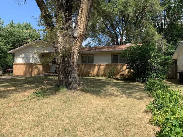 1676 N Montana Ave, El Dorado, KS 67042