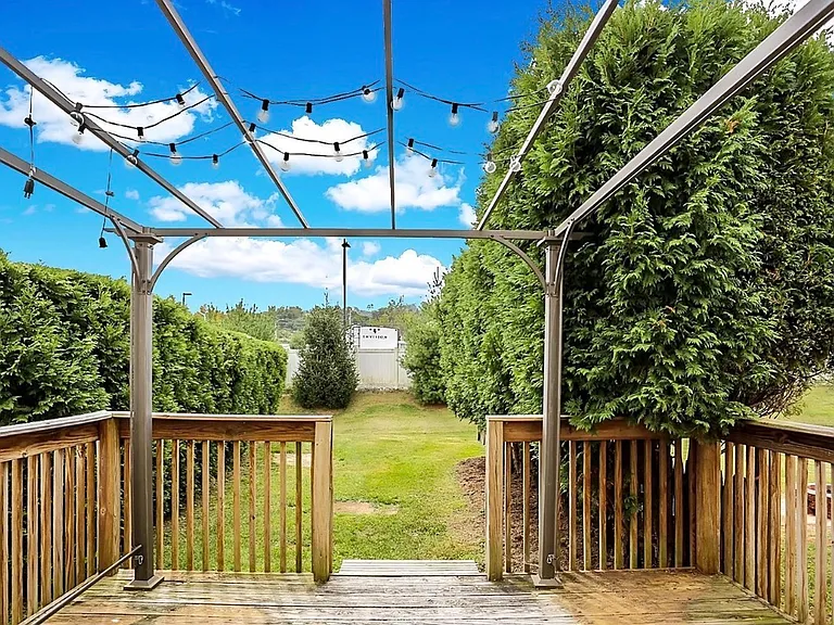 678 Walnut Tree Dr — Photo 25