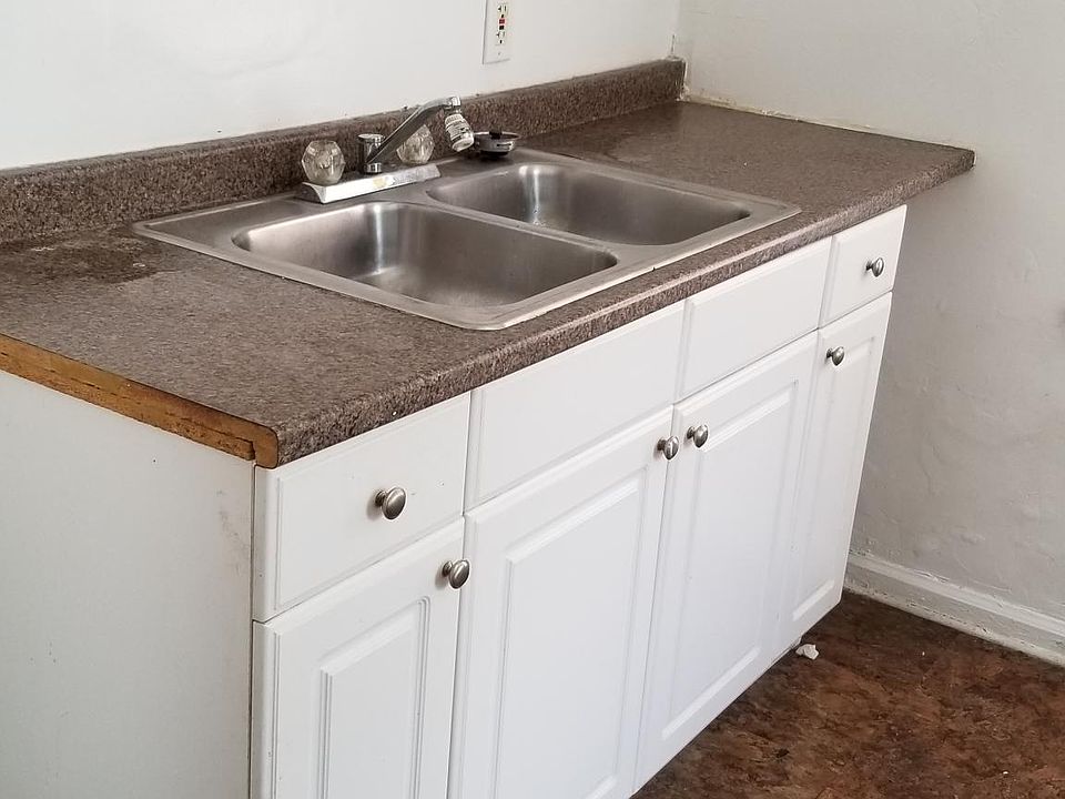 2nd image of 13955 Roselawn St #B