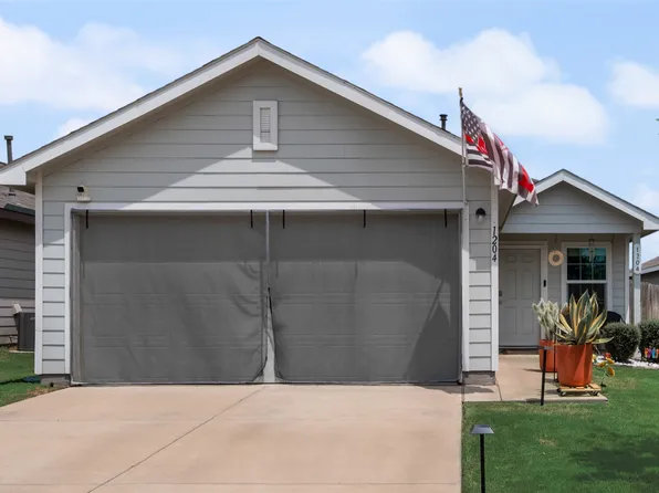 1204 Fairford Rd, Crandall, TX 75114