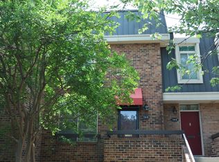 726 15th St S #2, Arlington, VA 22202