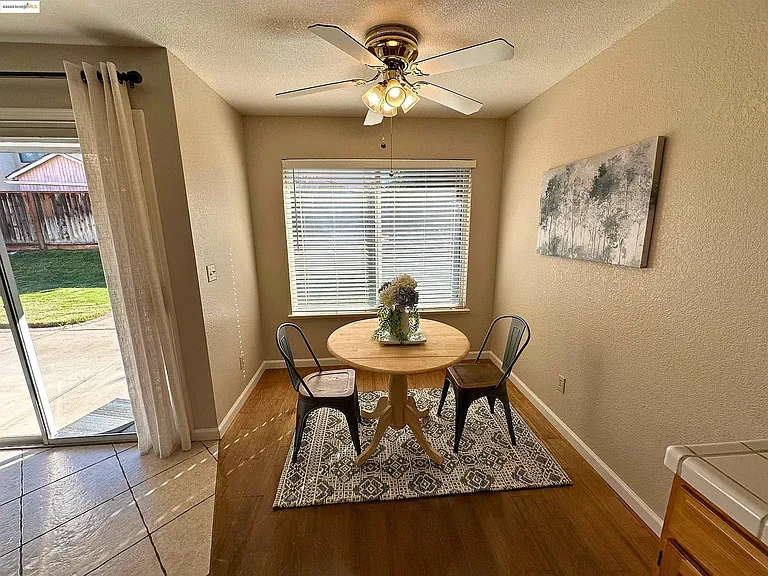 1590 Doe Trail Ln — Photo 3