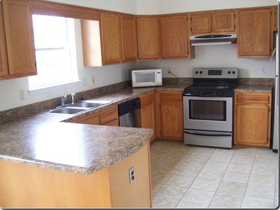 3rd image of 3 Admiral Ct