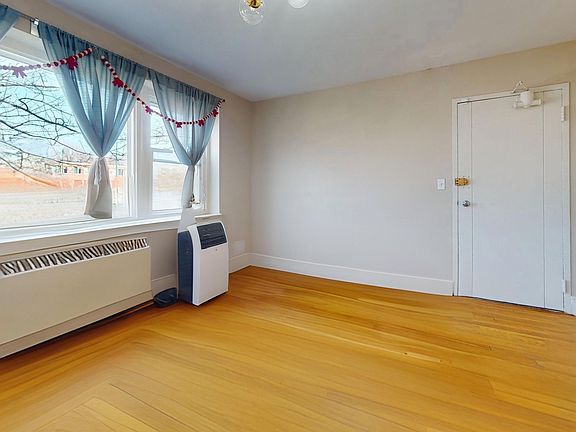 3rd image of 465 Arborway