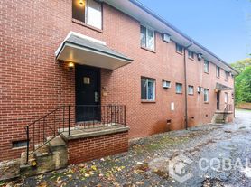 905 Greenwood Ave NE