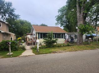 2458 Cass Lake Rd, Keego Harbor, MI 48320