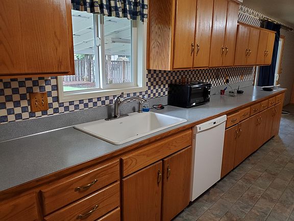 3rd image of 1621 Rambling Dr