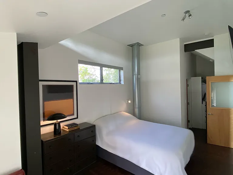 208 S Venice Blvd #B — Photo 26
