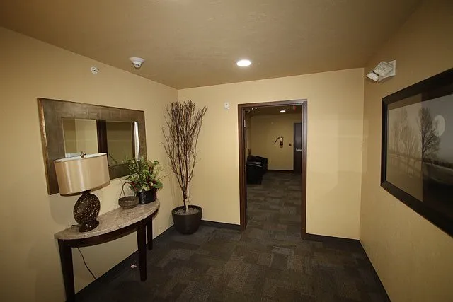 2 Bedroom Condo close to Downtown! — Photo 3