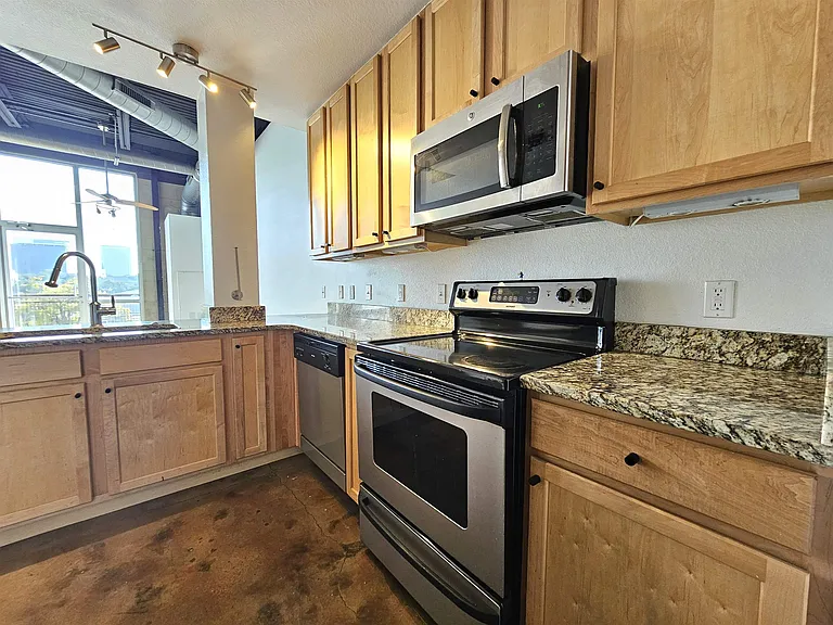 420 N Adams St #503 — Photo 6