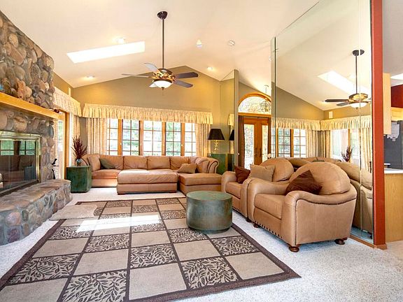 049A8681 Roys Dinng Living Room