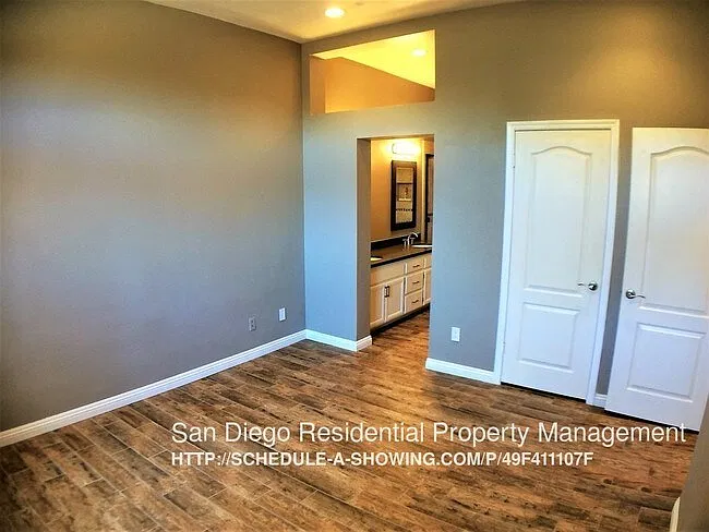 2 bed, 1068 sqft, $3,100 — Photo 3