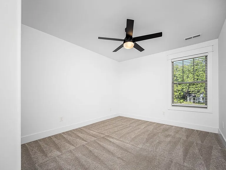 609 Lee St #B2 — Photo 30