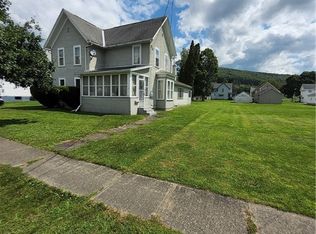 9 Oliver St, Avoca, NY 14809