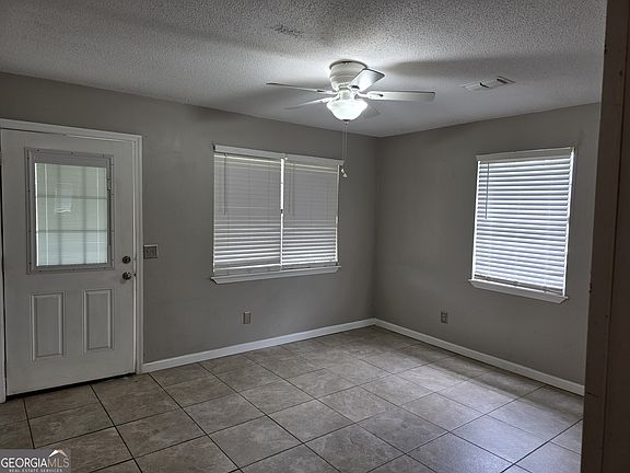 4th image of 1513 Wynn Ave