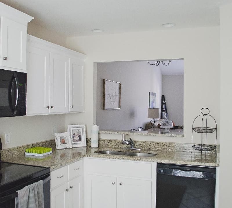 1st image of 135 Reserve Ln