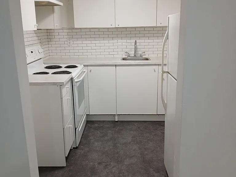 24 Chilton Dr — Photo 3