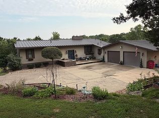 1414 Eastate Dr, Quincy, IL 62305