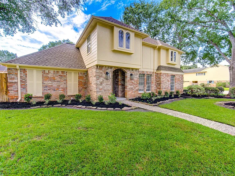 9115 Taidswood Dr — Photo 2
