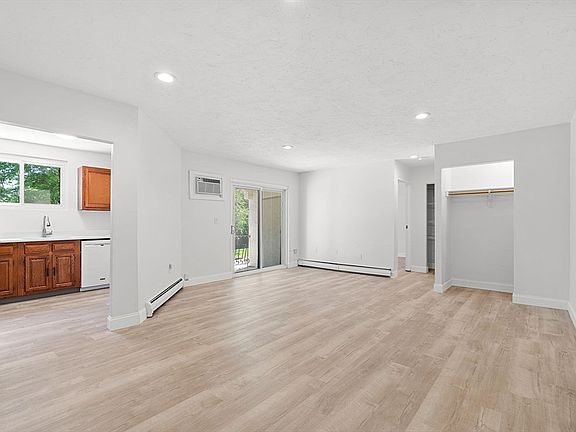 5th image of 410 Fellsview Ter APT 415