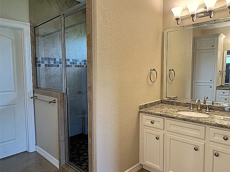 9723 Highland Pointe Dr — Photo 14