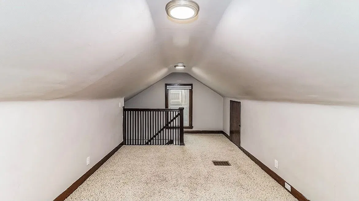 Van Zandt Dr, Cincinnati — Photo 1