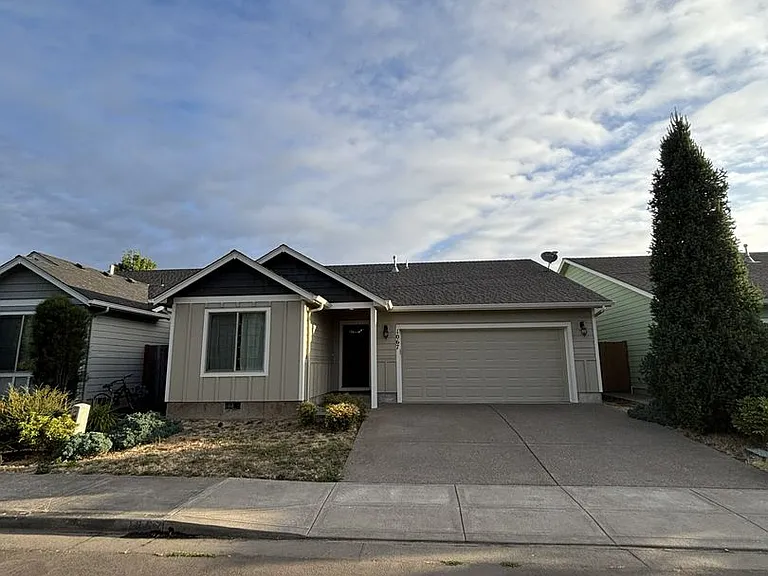 1067 Taurus Loop NE — Photo 1