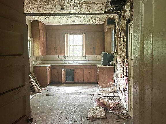 2nd image of 312 S Dennis Street