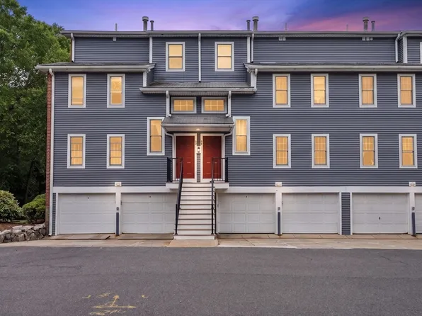 24 N Stone Mill Dr #1112, Dedham, MA 02026
