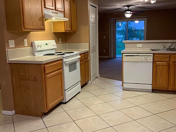 5th image of 5649 Bennington Dr