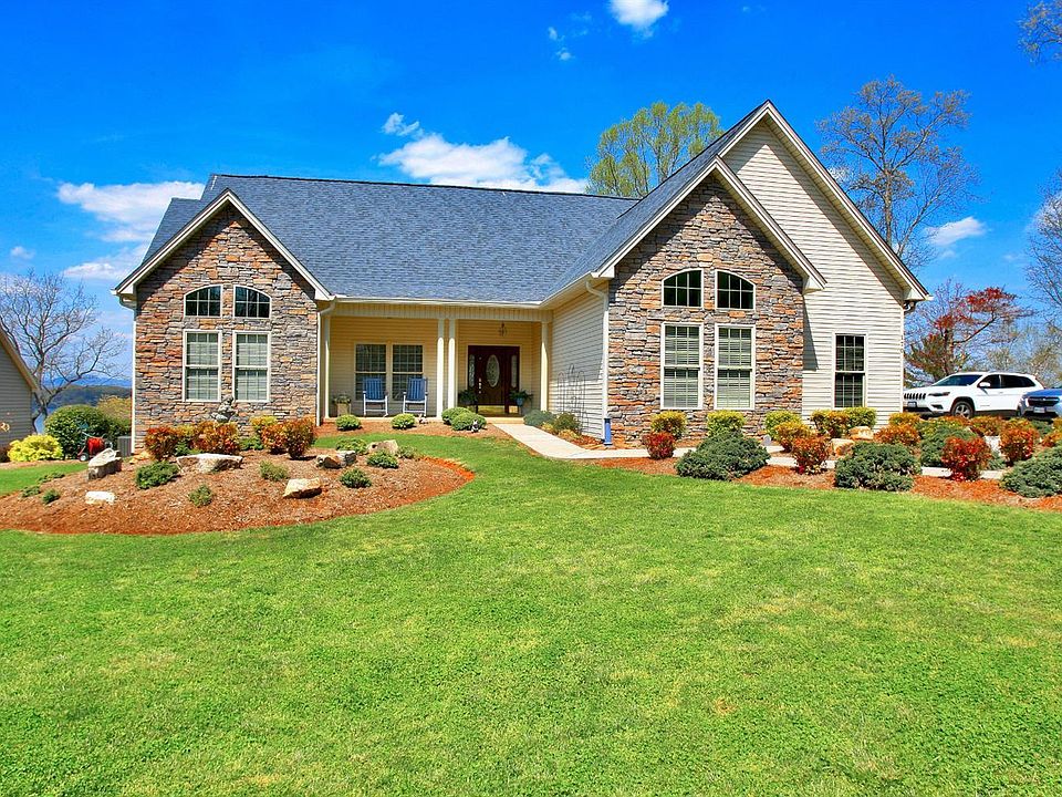 1st image of 170 Village Ln