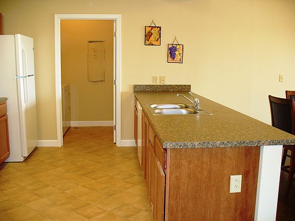 Kitchen & Laundry