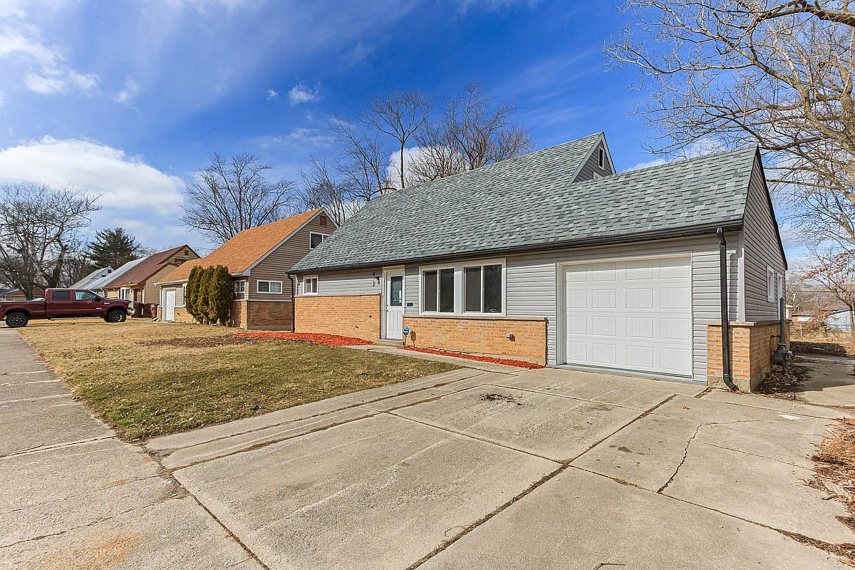 432 Winnebago St photo 1