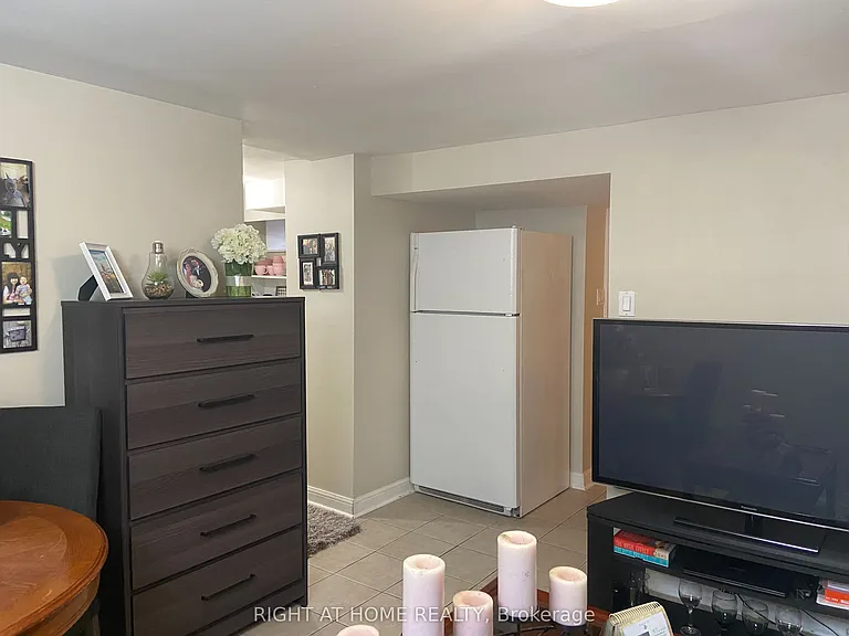 52 Emerson St — Photo 5