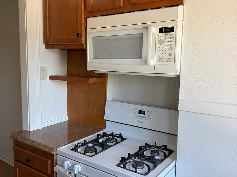 1060 Kenmore Ave #5 — Photo 6