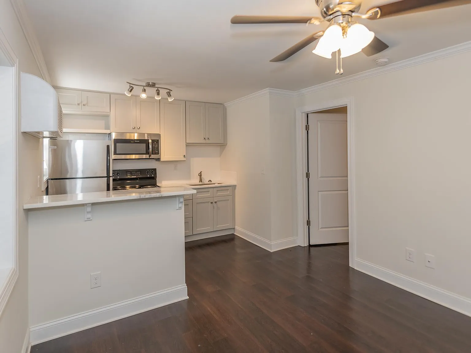 1 bed, 650 sqft, $1,550 — Photo 3