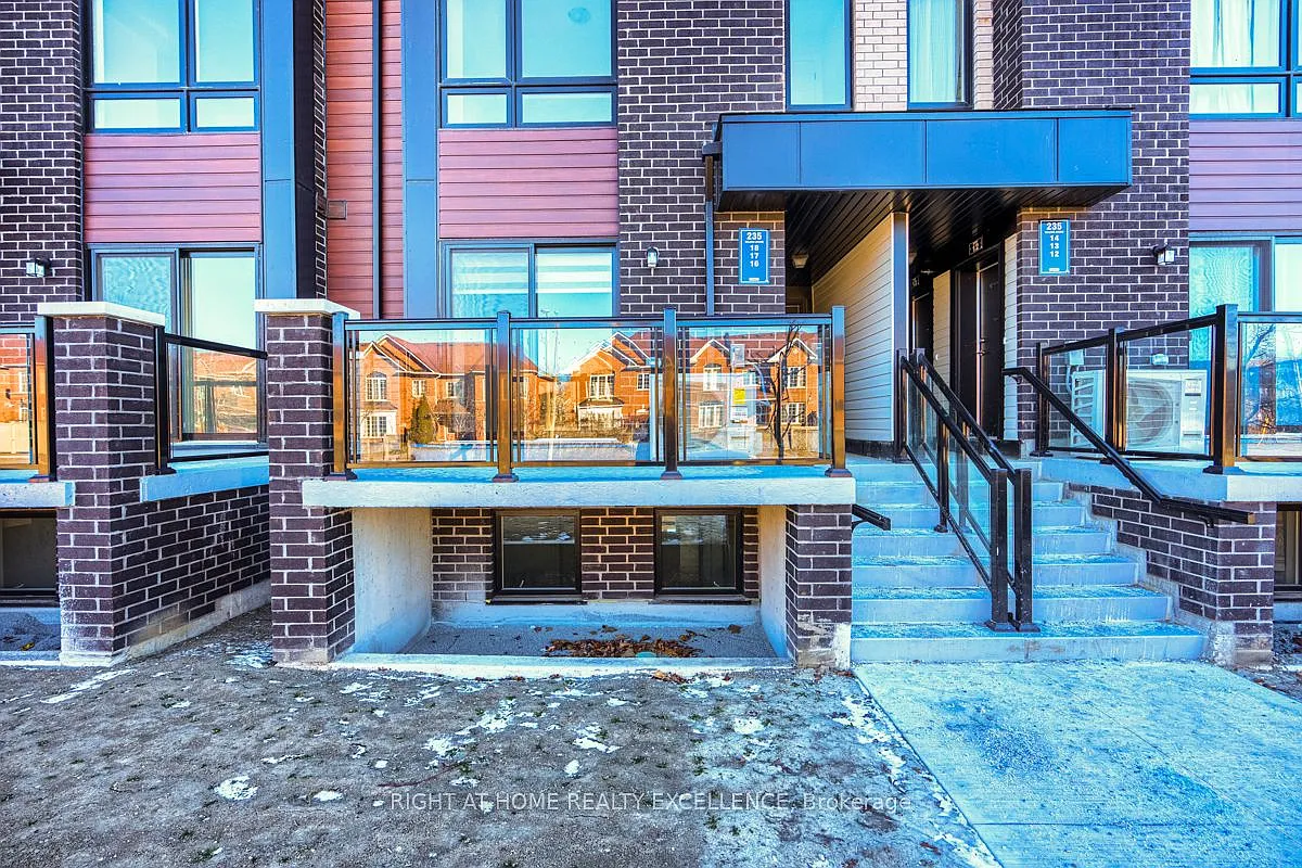 2 bed, $2,270 — Photo 4