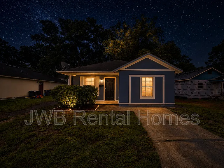 3562 Drexel St — Photo 10