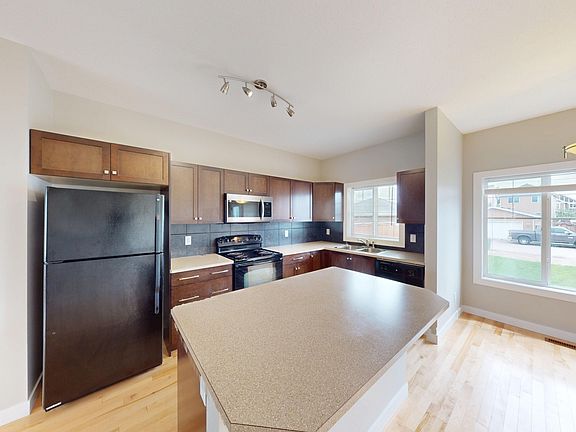 4th image of 75 Royal Oak Dr NW