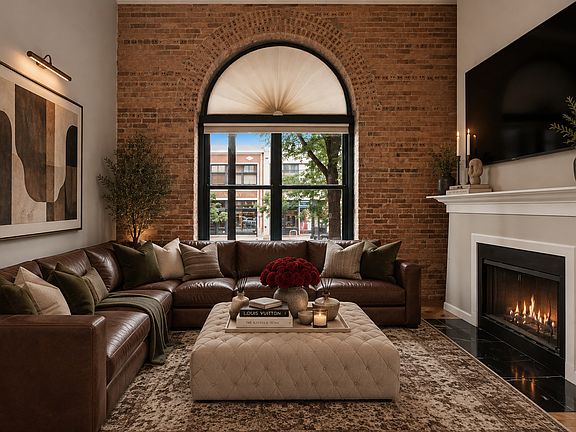3rd image of 1439 S Michigan Ave APT 108