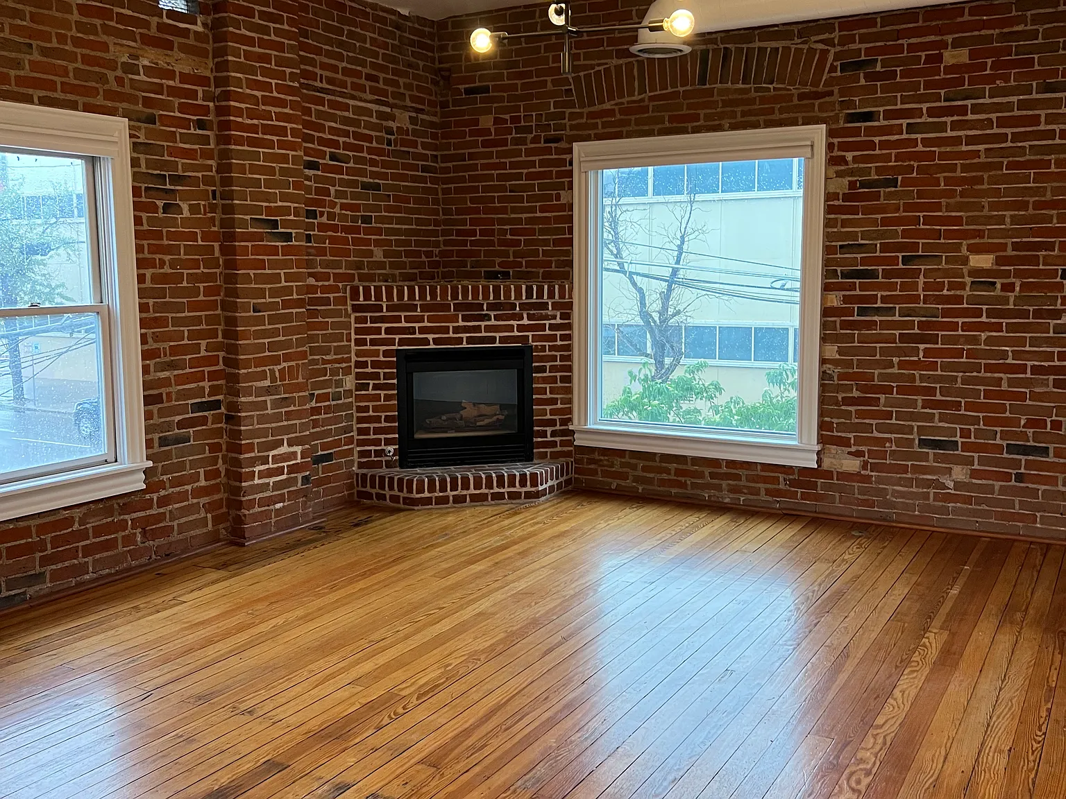 1 bed, 1006 sqft, $2,500 — Photo 3
