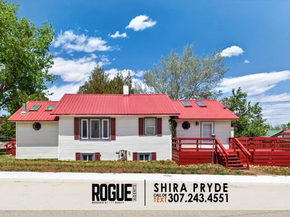 658 S 3rd St, Glenrock, WY 82637