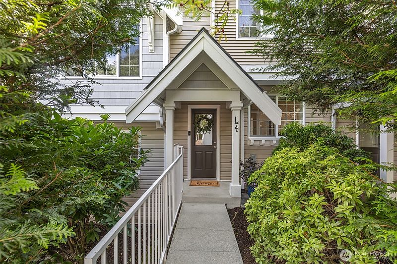 4th image of 23120 SE Black Nugget Road #L4