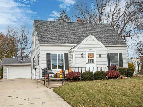 320 W Lincoln Ave, Little Chute, WI 54140